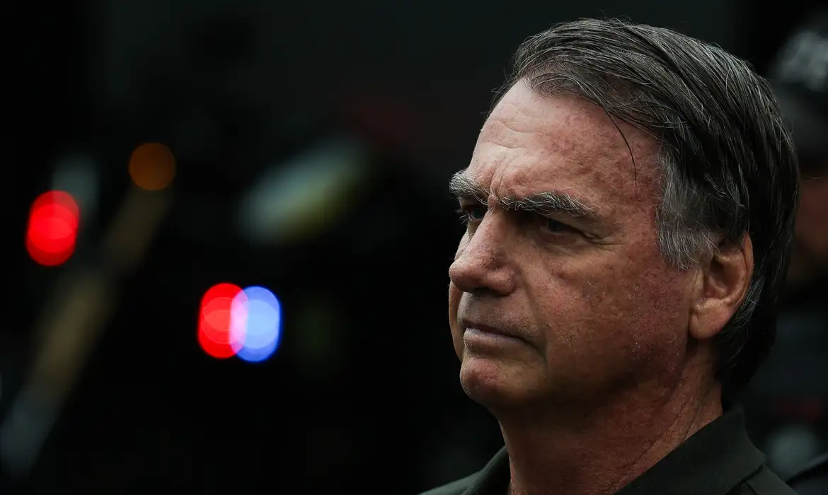Jair Bolsonaro apresenta melhora e pode deixar UTI nas próximas 24 horas