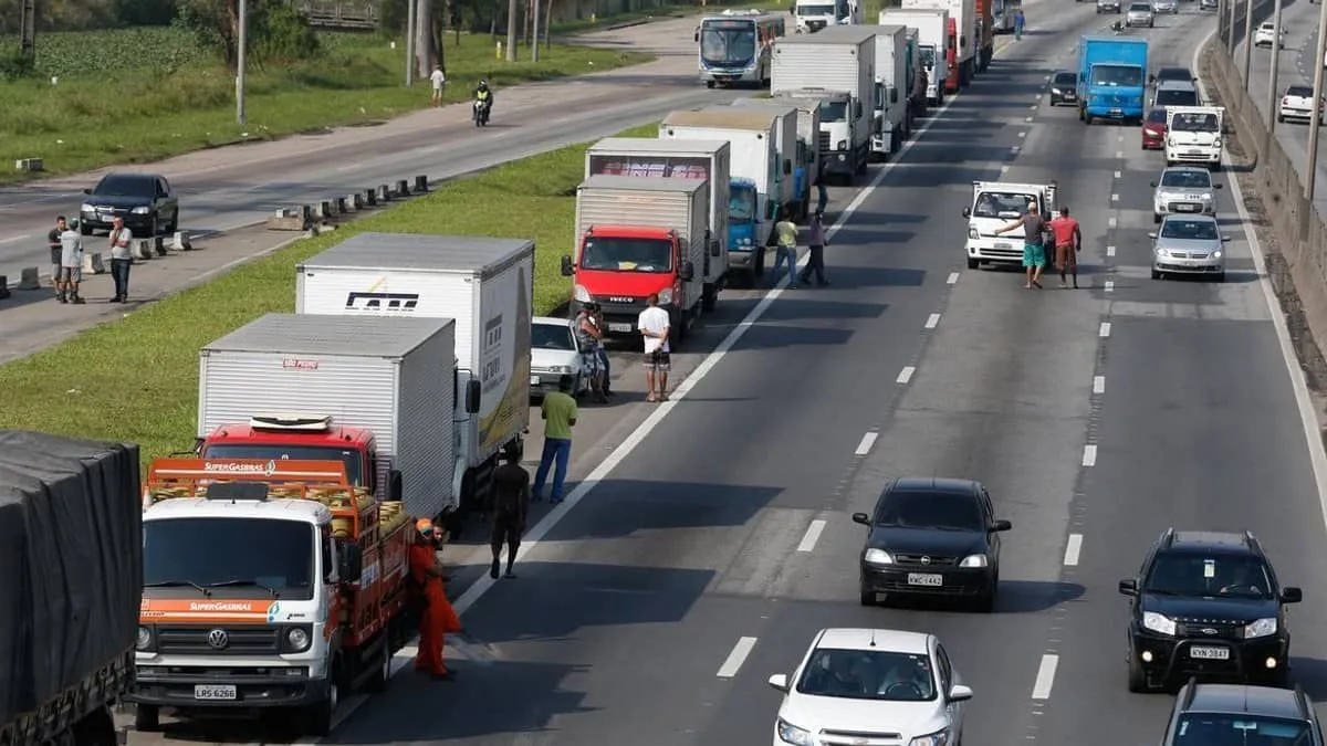 Governo prepara medidas para evitar greve dos caminhoneiros no Brasil