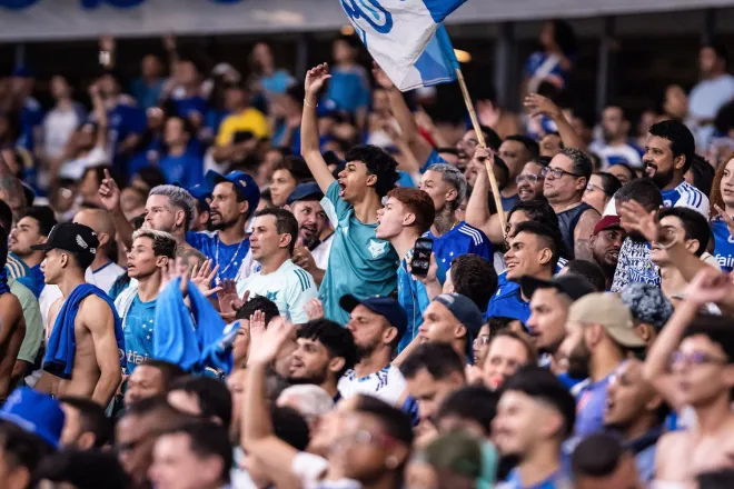 Cruzeiro se aproxima de grande público contra o Bragantino no Mineirão