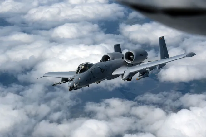 Irã derruba aeronaves dos EUA e buscas continuam por militar desaparecido