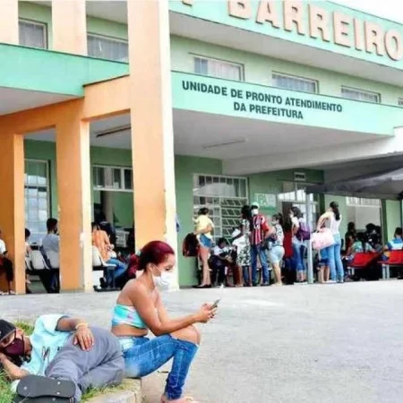 Acesso Negado: Barreiro enfrenta filas e desinformação na busca por consultas com especialistas